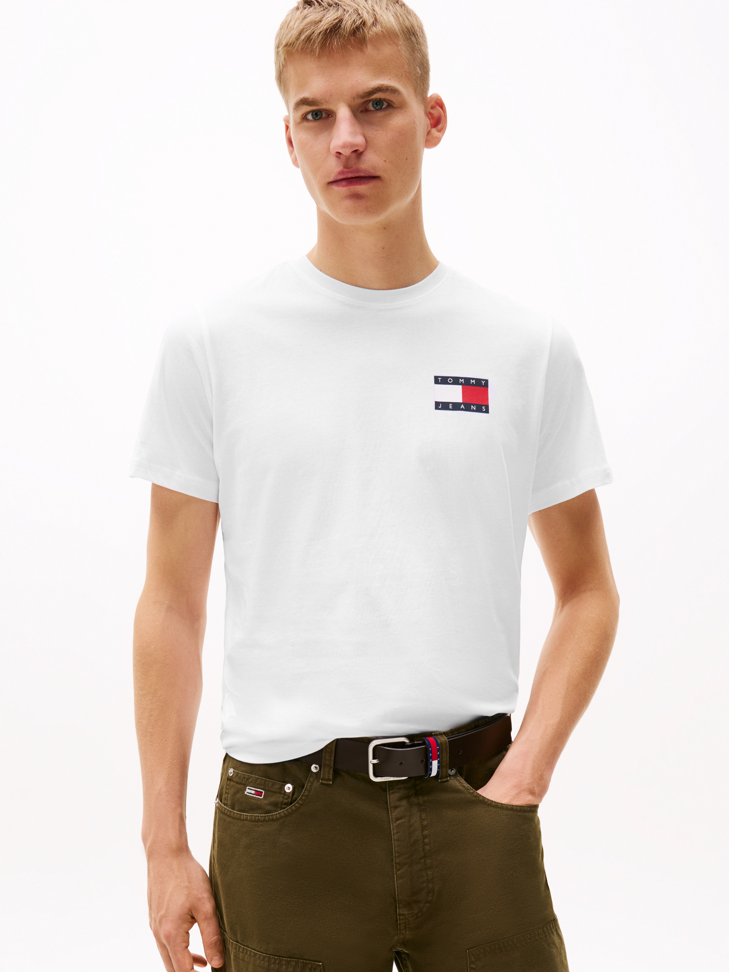 Tシャツ・カットソー MALO Men T Shirts UJA048J3U72 E105 White Malo T-Shirts for Men - Shop Now on FARFETCH