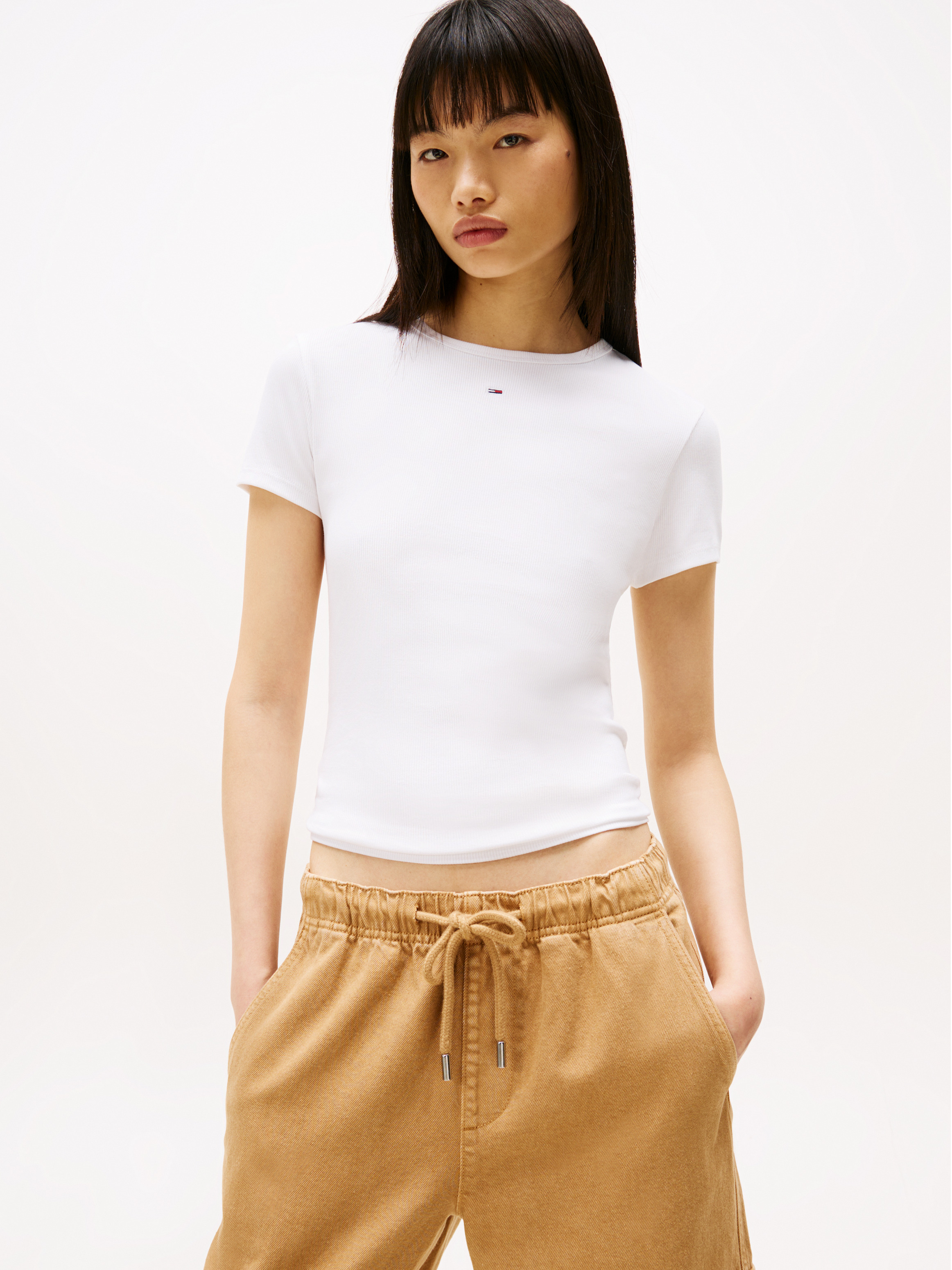 [ JEANS] Relaxed Varsity T-shirt ★大人気★ Varsity Cropped Relaxed T-Shirt | T-Shirts | Tommy Jeans