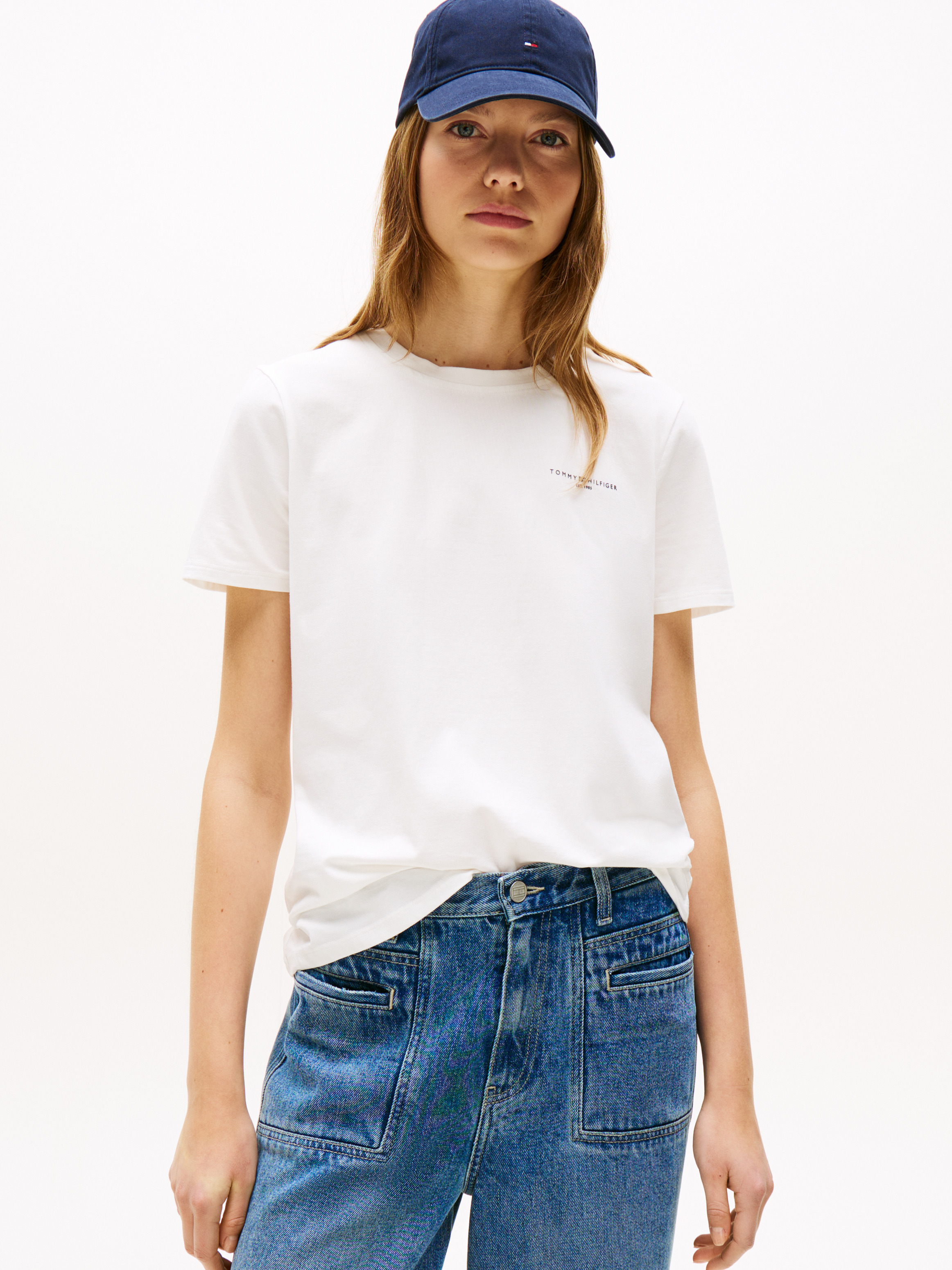 【 】Jeans varsity logo コットン Tシャツ ♪ Varsity Logo Crew Neck T-Shirt | T-Shirts | Tommy Jeans